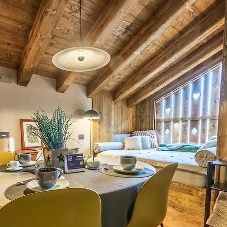 Semesterbostad Hellochalet Petit Reins - Alpine Lodge Close To Ski Return