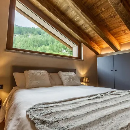 Semesterbostad Hellochalet Petit Reins - Alpine Lodge Close To Ski Return Valtournenche
