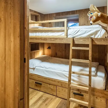 Semesterbostad Hellochalet Petit Reins - Alpine Lodge Close To Ski Return Valtournenche